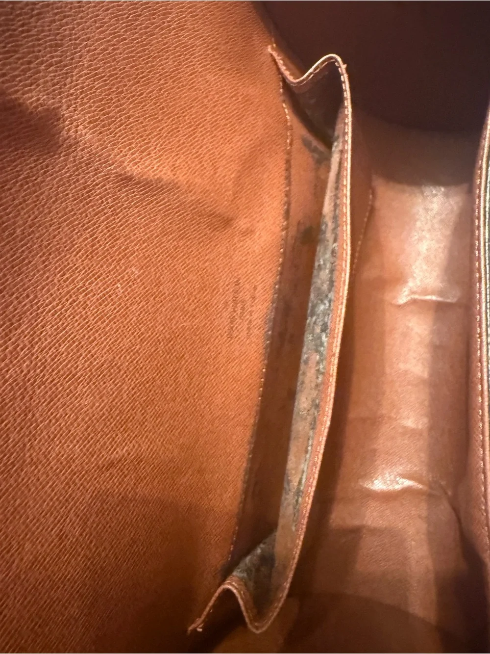 Vintage Louis Vuitton Brown Monogram Crossbody with Tan Trim - Picture 5 of 5
